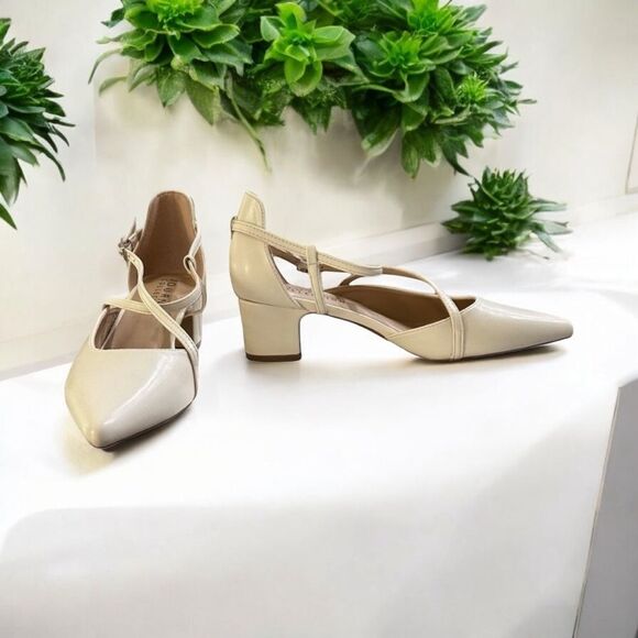 New Journee Galvin Pump Sandals Bone Color Pointed Toe Block Heels Women’s 6.5 - Picture 1 of 9